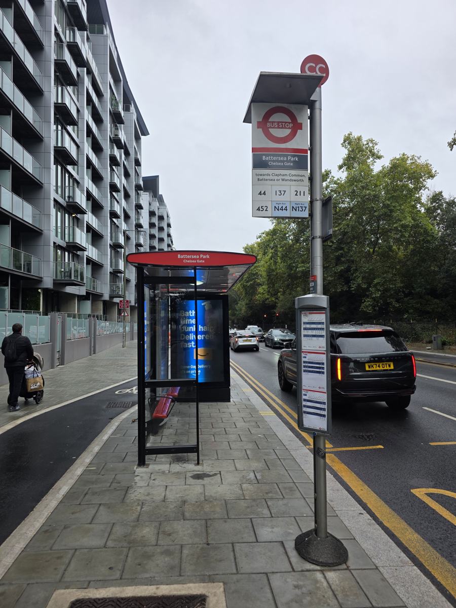 Battersea Park / Chelsea Gate bus stop